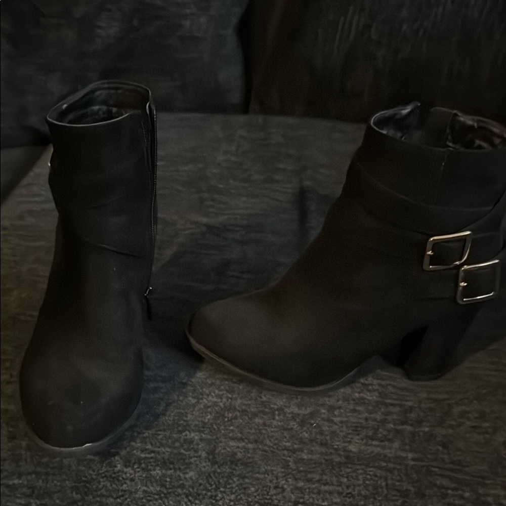 TOP Moda Black Heeled Boots with Buckle Details